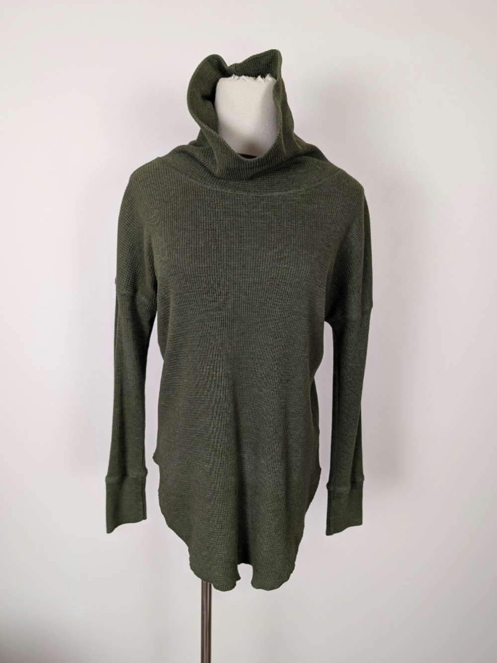 Babaton Green Turtleneck Waffle Size Small Long Sleeve - Picture 3 of 13